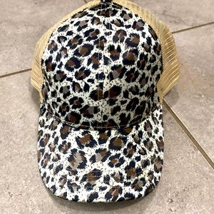 Ponytail leopard print baseball hat